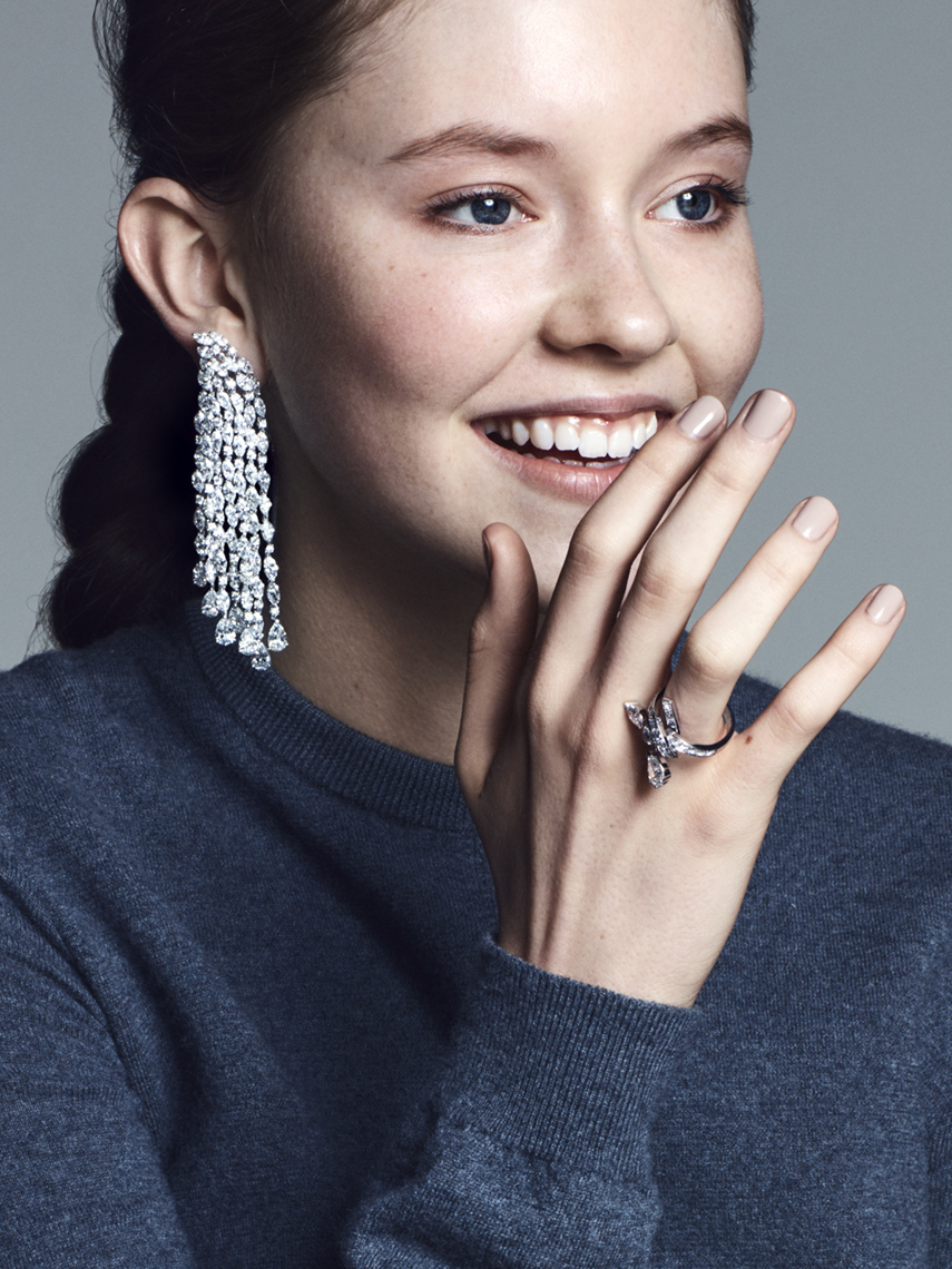 Beauty_Jenny_Hands_LONDON_S04_243_v2x