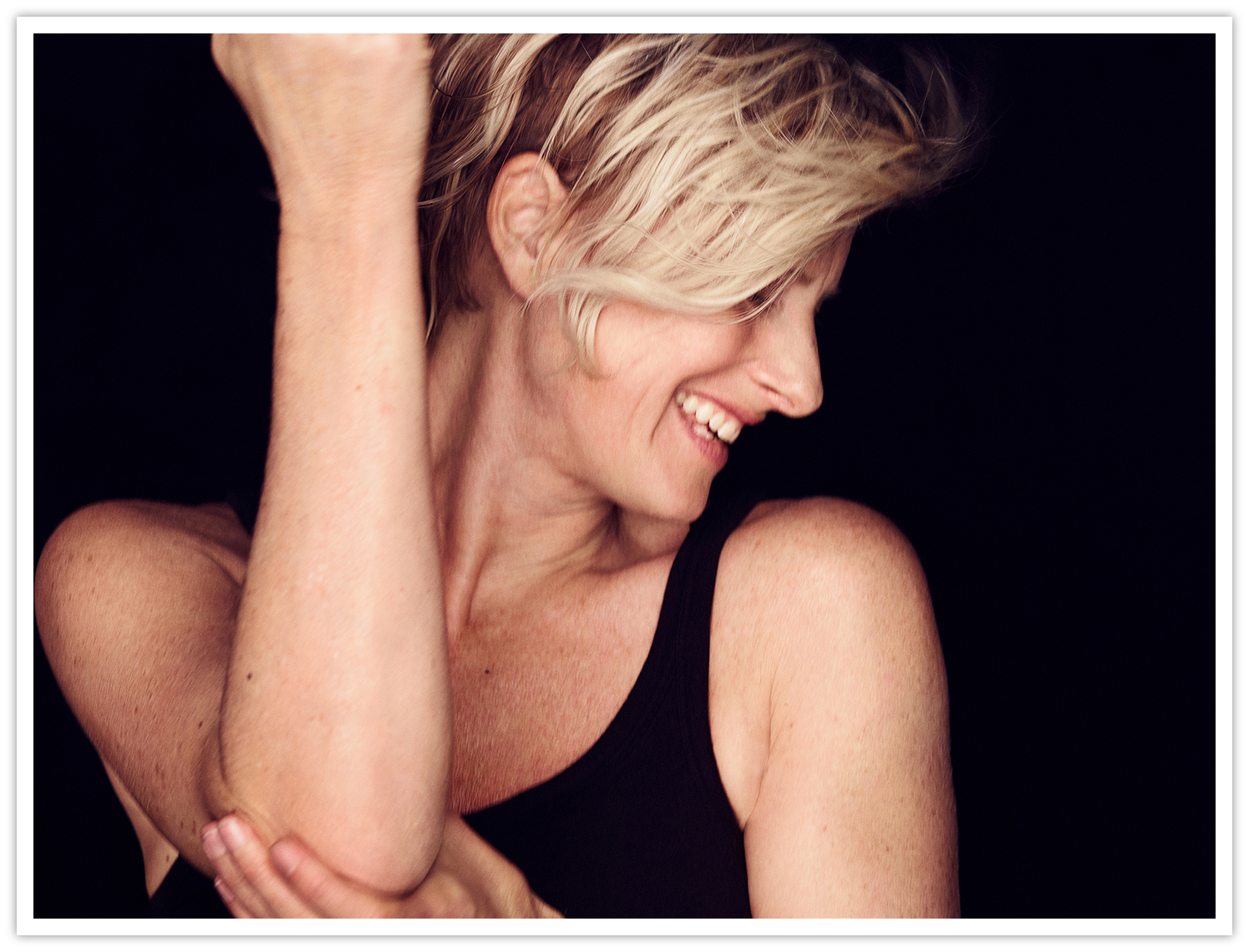 Beauty_Real_Women_Jenny_Hands_09x